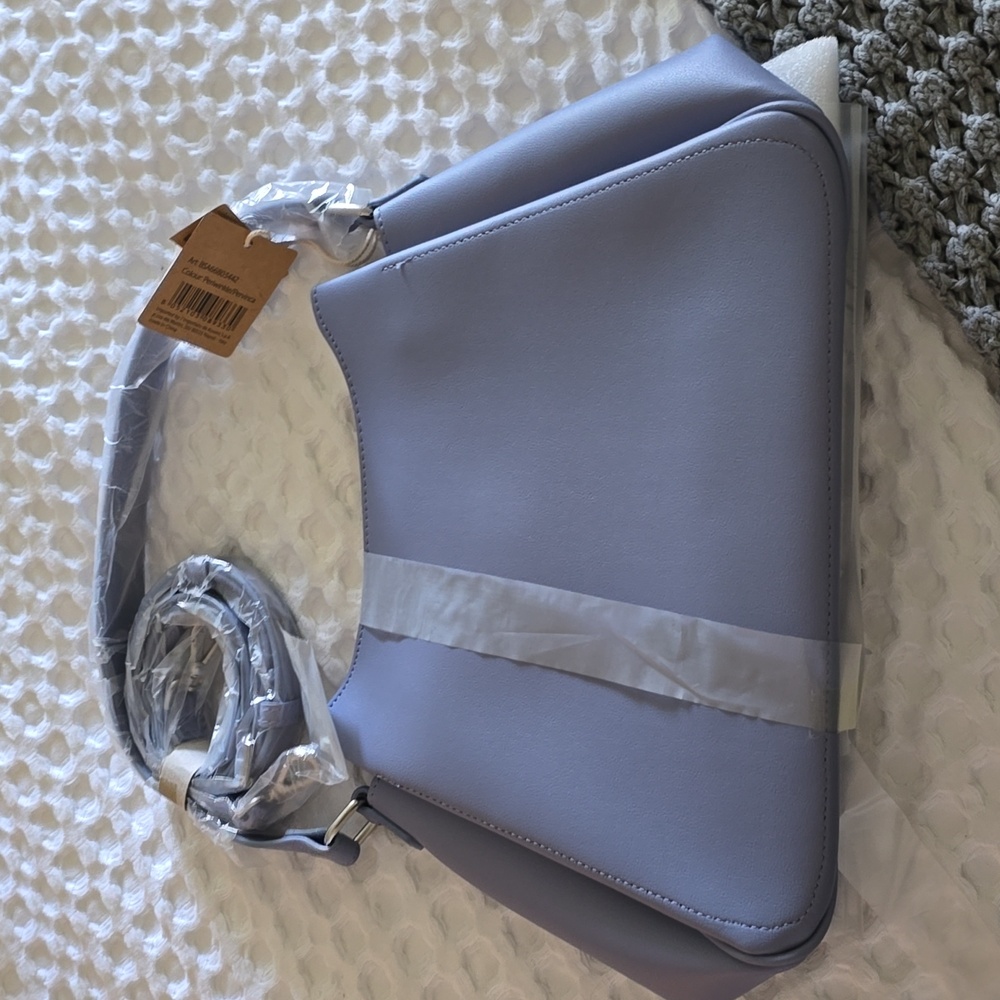 Purse - Picture 2 of 9